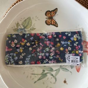 🌻SALE🌻PLEATED mask in Scattered Wildflower